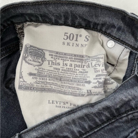 Levi's 501 High Rise Skinny Jeans Black with Distressed Knee, Size 28 NWOT - Picture 8 of 10